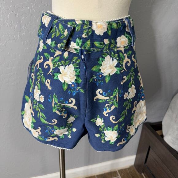 NWT Farm Rio Navy Blue Flower Tapestry Shorts, 26 - Picture 2 of 7